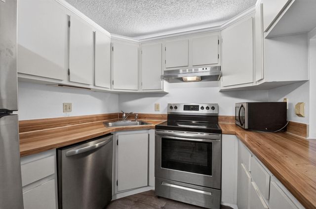 720 SUNNY PINE Way G2, Greenacres, FL 33415