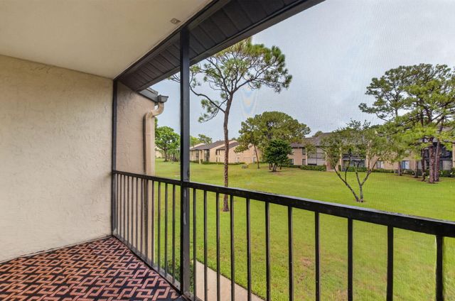720 SUNNY PINE Way G2, Greenacres, FL 33415