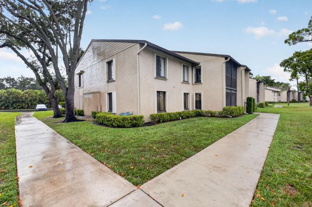720 SUNNY PINE Way G2, Greenacres, FL 33415