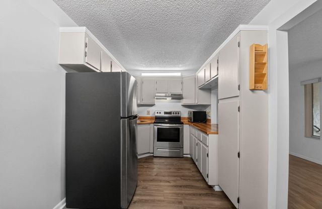 720 SUNNY PINE Way G2, Greenacres, FL 33415