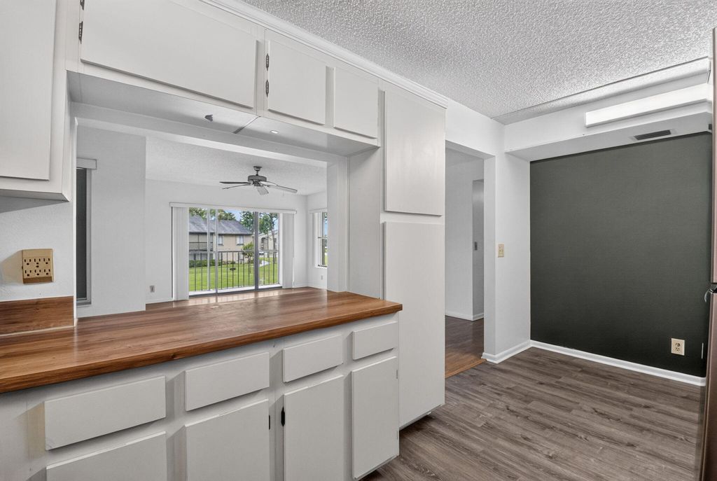 720 SUNNY PINE Way G2, Greenacres, FL 33415