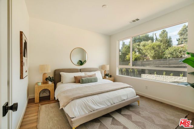 3863 N Riley Lane, Los Angeles, CA 90065