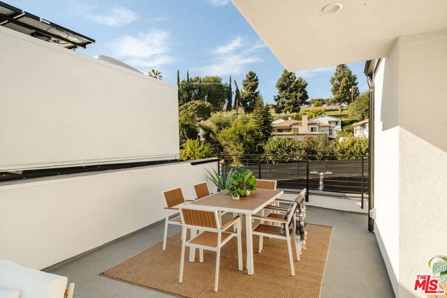 3863 N Riley Lane, Los Angeles, CA 90065