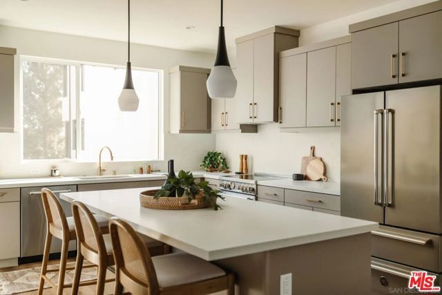 3863 N Riley Lane, Los Angeles, CA 90065