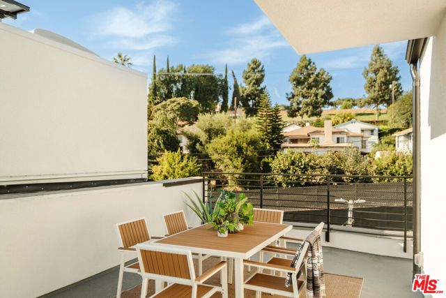 3863 N Riley Lane, Los Angeles, CA 90065