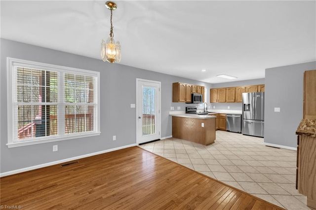 4082 Snyder Ridge Lane, Winston-salem, NC 27107