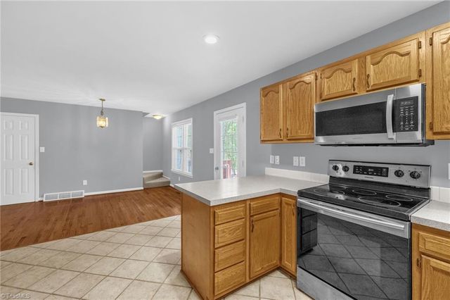 4082 Snyder Ridge Lane, Winston-salem, NC 27107