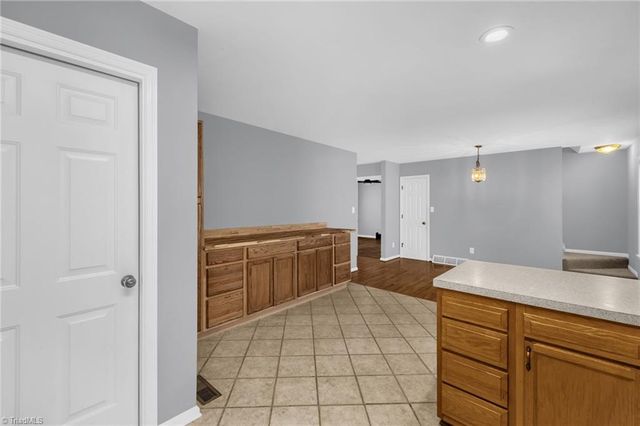 4082 Snyder Ridge Lane, Winston-salem, NC 27107