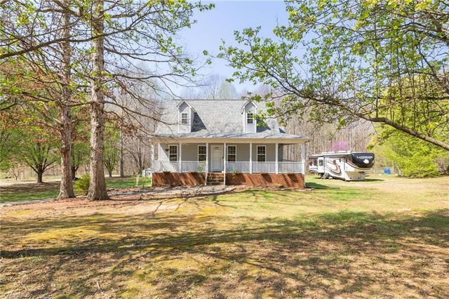 4082 Snyder Ridge Lane, Winston-salem, NC 27107