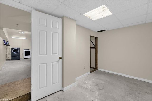 4082 Snyder Ridge Lane, Winston-salem, NC 27107