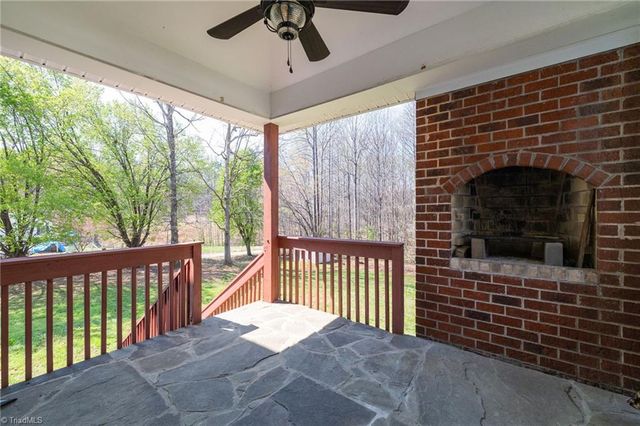 4082 Snyder Ridge Lane, Winston-salem, NC 27107