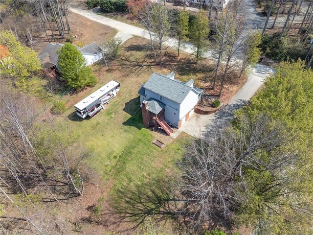 4082 Snyder Ridge Lane, Winston-salem, NC 27107