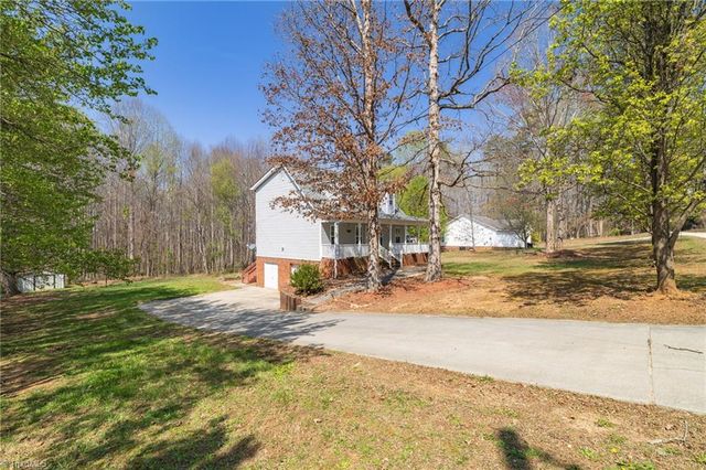 4082 Snyder Ridge Lane, Winston-salem, NC 27107