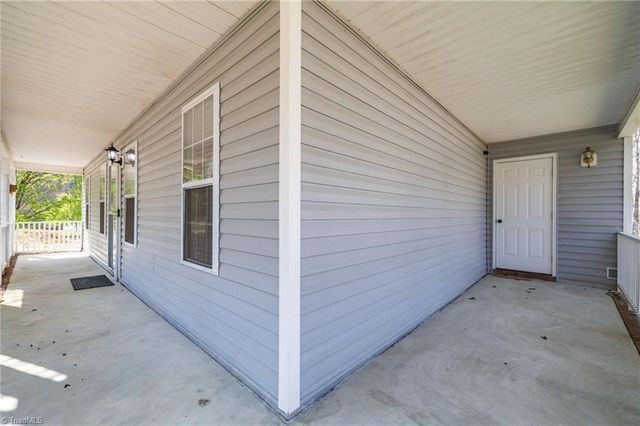 4082 Snyder Ridge Lane, Winston-salem, NC 27107