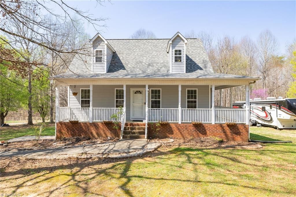 4082 Snyder Ridge Lane, Winston-salem, NC 27107