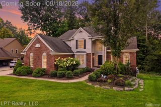 1419 Woodbridge Lane, Wixom, MI 48393
