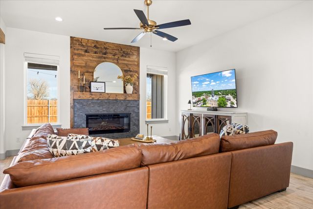 9217 Parkview Circle, Tolar, TX 76476