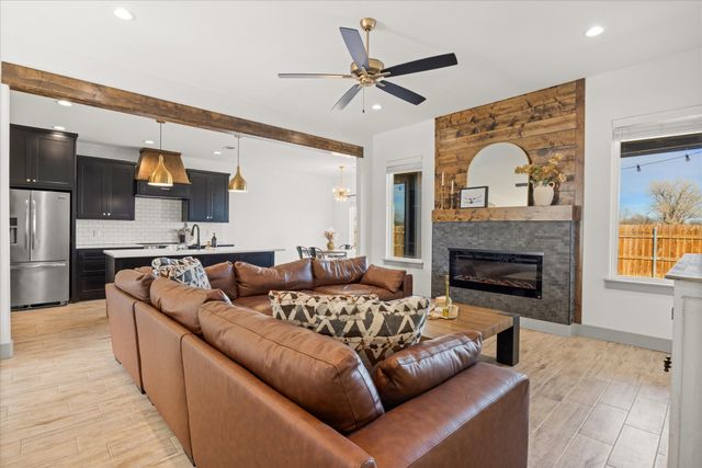 9217 Parkview Circle, Tolar, TX 76476