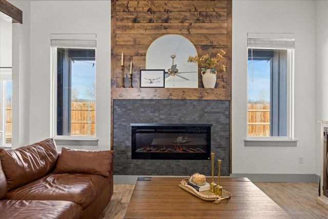 9217 Parkview Circle, Tolar, TX 76476