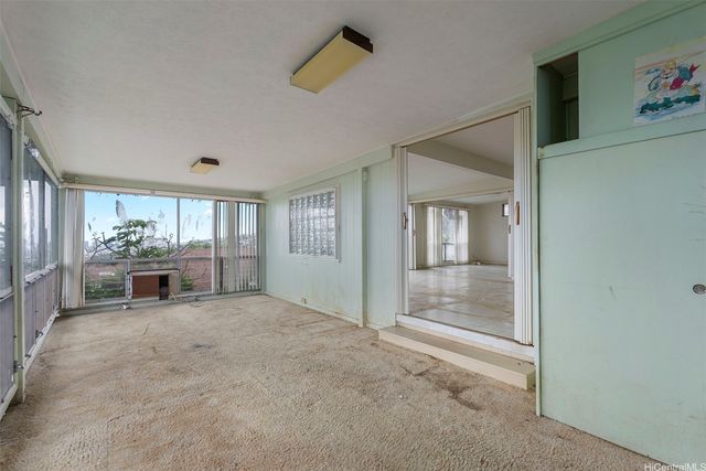 1646 Paula Drive, Honolulu, HI 96816