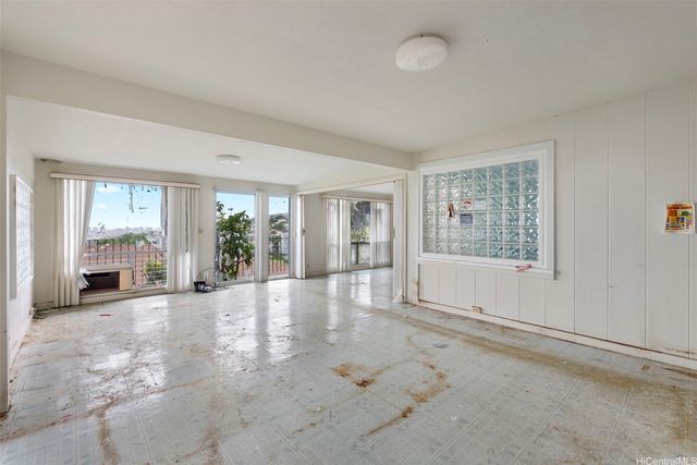 1646 Paula Drive, Honolulu, HI 96816