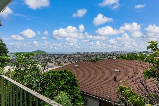1646 Paula Drive, Honolulu, HI 96816