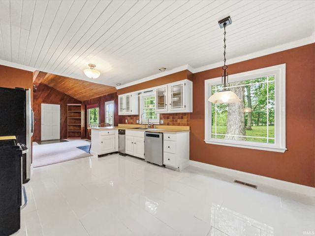 6544 Blue Spruce Drive, Newburgh, IN 47630