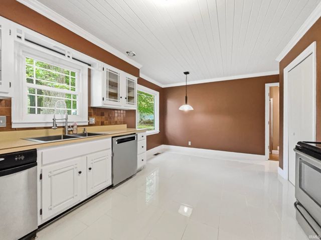 6544 Blue Spruce Drive, Newburgh, IN 47630