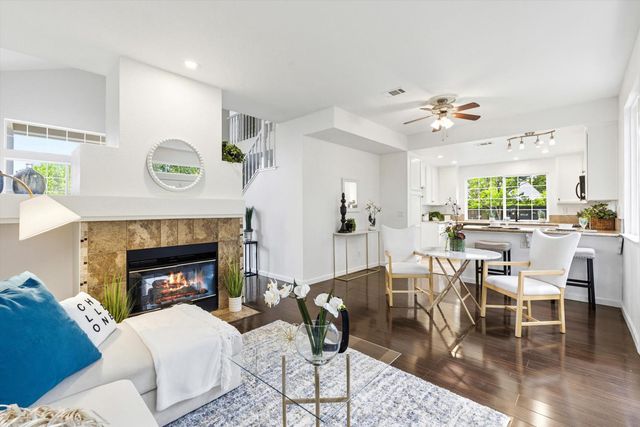 5566 Coral Creek Way, Elk Grove, CA 95758
