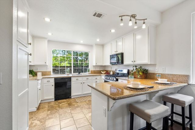 5566 Coral Creek Way, Elk Grove, CA 95758