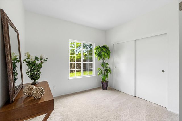 5566 Coral Creek Way, Elk Grove, CA 95758
