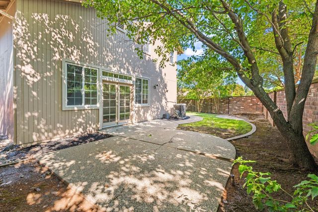 5566 Coral Creek Way, Elk Grove, CA 95758