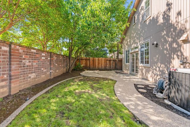 5566 Coral Creek Way, Elk Grove, CA 95758