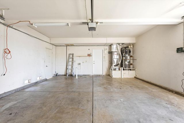 5566 Coral Creek Way, Elk Grove, CA 95758