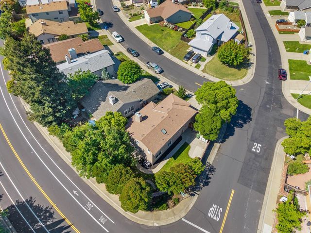 5566 Coral Creek Way, Elk Grove, CA 95758