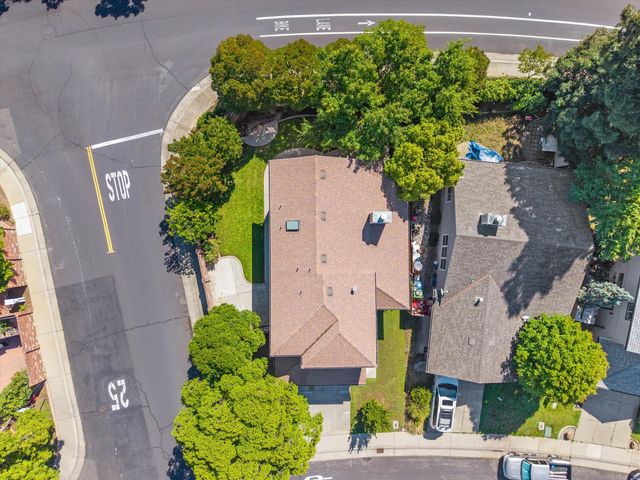 5566 Coral Creek Way, Elk Grove, CA 95758