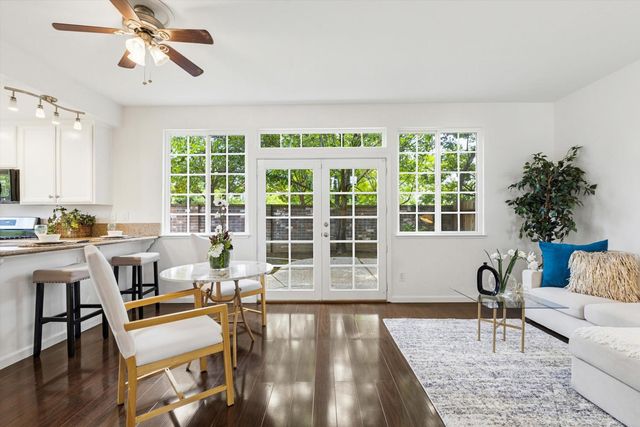 5566 Coral Creek Way, Elk Grove, CA 95758