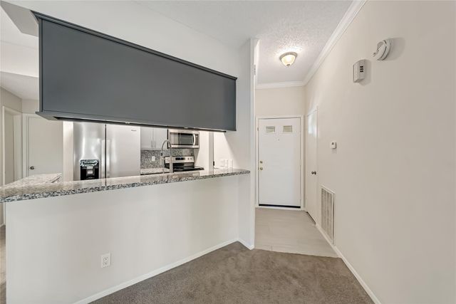 3317 Golden Trails Drive 804, Houston, TX 77345