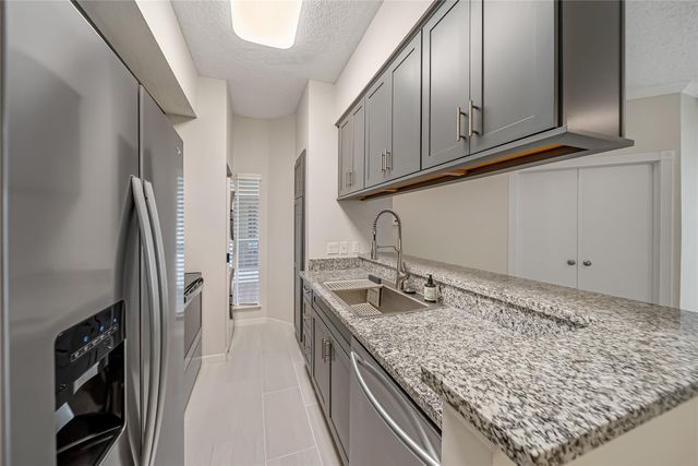 3317 Golden Trails Drive 804, Houston, TX 77345