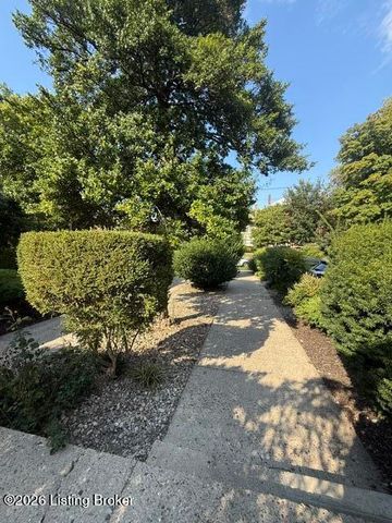 1040 Cherokee Rd APT F1, Louisville, KY 40204