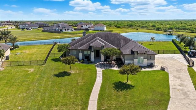 8658 King Ranch Dr, Corpus Christi, TX 78414