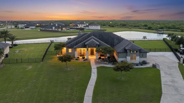 8658 King Ranch Dr, Corpus Christi, TX 78414
