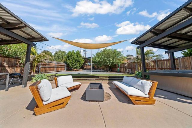 1722 San Pasqual Valley Road, Escondido, CA 92027