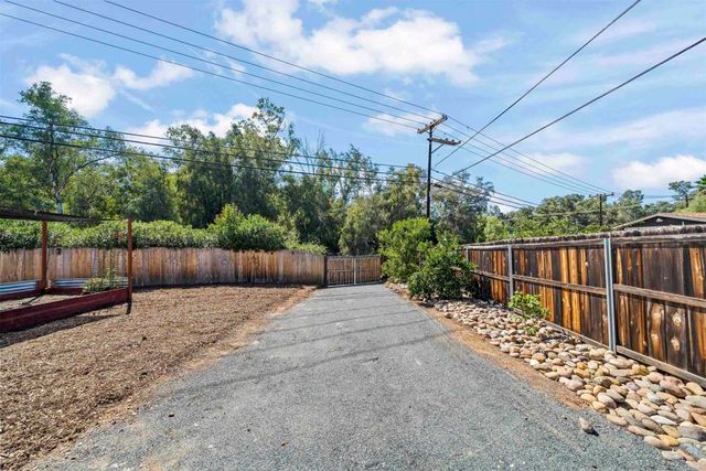 1722 San Pasqual Valley Road, Escondido, CA 92027