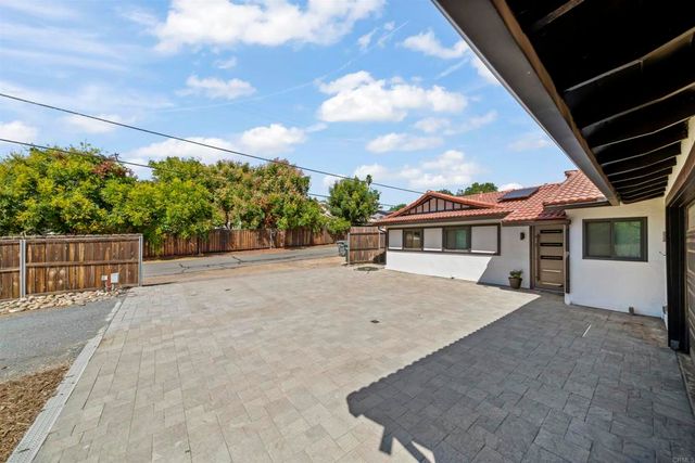 1722 San Pasqual Valley Road, Escondido, CA 92027