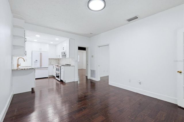 2520 HUNTINGTON AVENUE, Sarasota, FL 34232