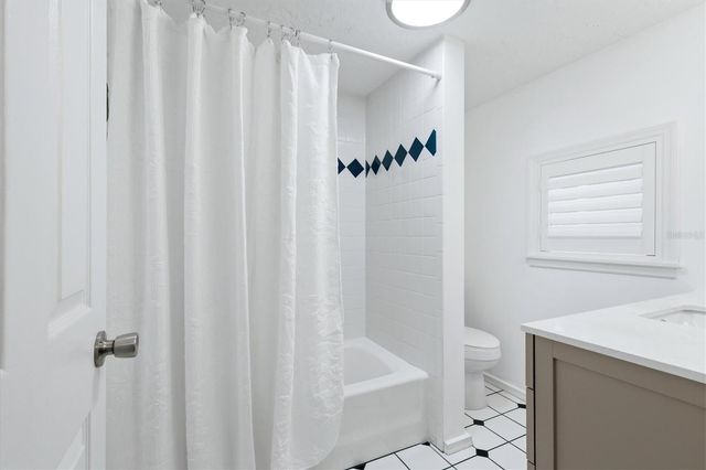 2520 HUNTINGTON AVENUE, Sarasota, FL 34232