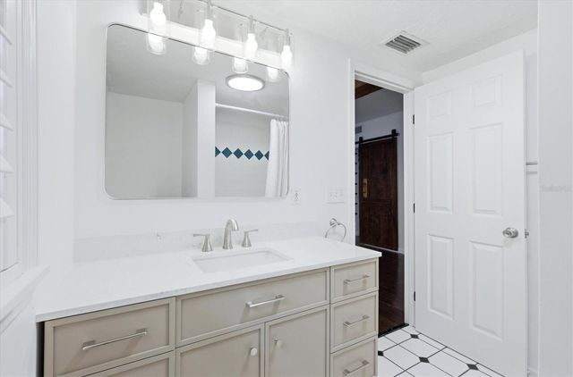 2520 HUNTINGTON AVENUE, Sarasota, FL 34232