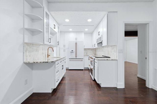 2520 HUNTINGTON AVENUE, Sarasota, FL 34232