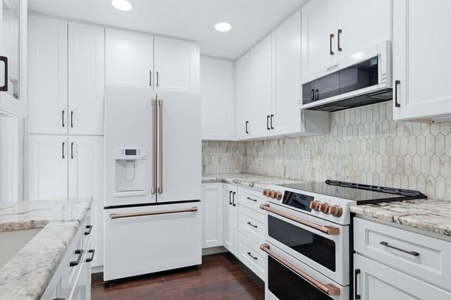 2520 HUNTINGTON AVENUE, Sarasota, FL 34232